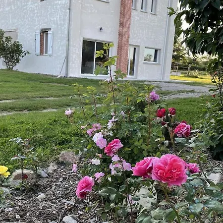 De 5 Pers. Avec Terrasse Et Nature A * Precieux